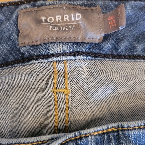 Torrid Wide Leg Medium Wash Denim Jeans Size 16R - Picture 5 of 5